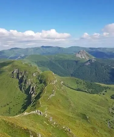 Entre Salers Et Le Puy Mary Dans Le Cantal * Saint-Paul-de-Salers