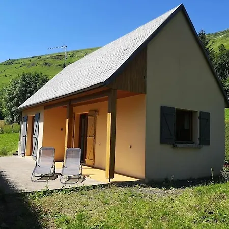 Ferienhaus Entre Salers Et Le Puy Mary Dans Le Cantal *