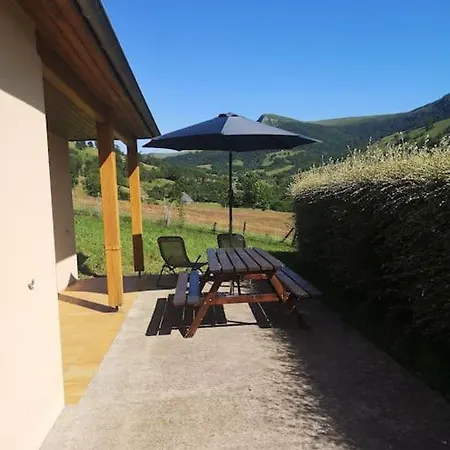 Entre Salers Et Le Puy Mary Dans Le Cantal Ferienhaus