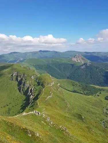 Entre Salers Et Le Puy Mary Dans Le Cantal * Saint-Paul-de-Salers
