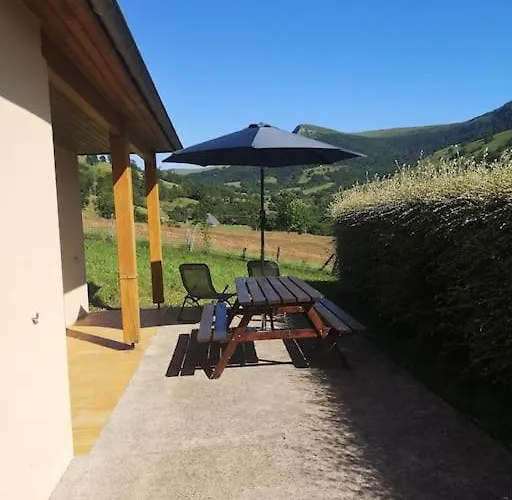 Entre Salers Et Le Puy Mary Dans Le Cantal Holiday home
