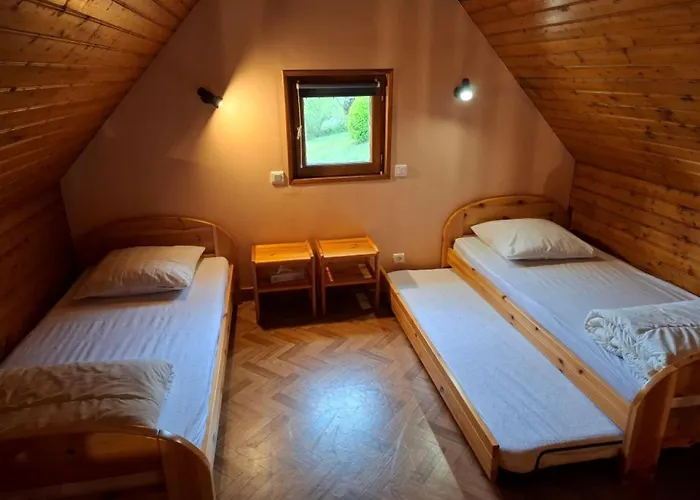 Entre Salers Et Le Puy Mary Dans Le Cantal *